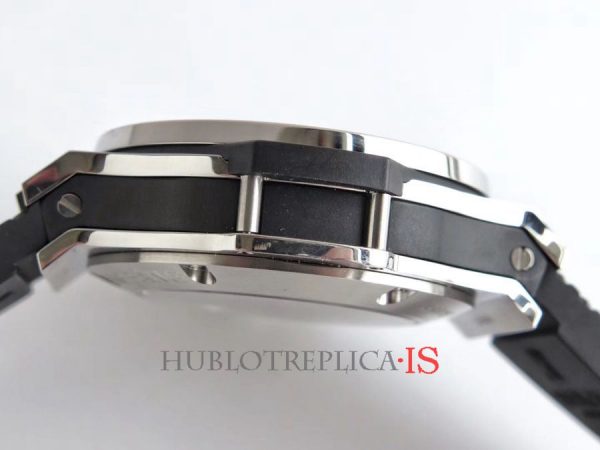 Hublot 301.CI.1770.RX Black Rubber Lattice Strap - Image 5