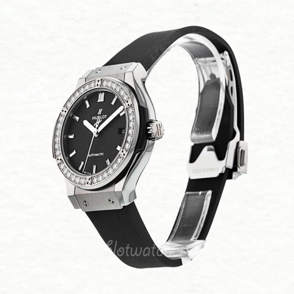 Hublot Classic Fusion 33mm Ladies 582.NX.1170.RX.1204 Automatic - Image 3